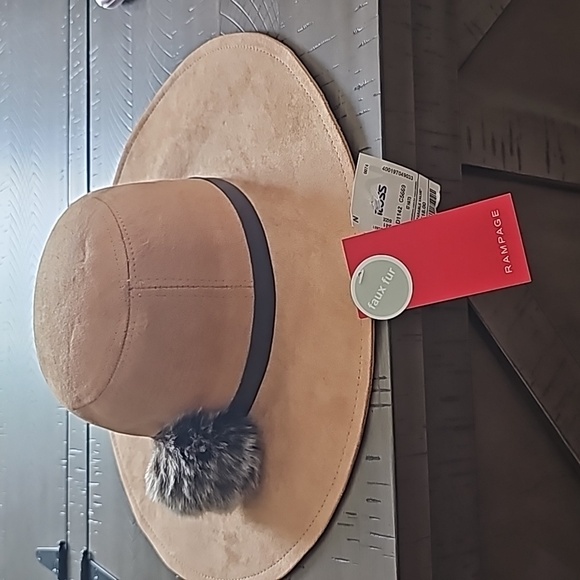 HAT, NWT Wide brim,  felt with faux fur - Picture 3 of 5